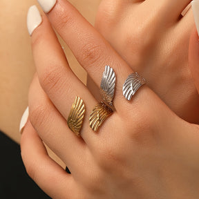 1peça Anjo Asas de Aço Inoxidável Minimalista Elegante para Homens e Mulheres - 18K Dourado Banhado em Pena-Forma Estilo de Rua Unissex, Perfeito para Uso Diário ou Presente