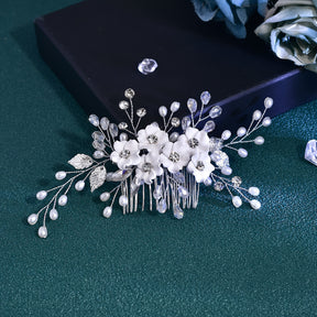 Pente de cabelo de noiva floral artesanal elegante com contas e pérolas brilhantes - Acessório de cabelo de noiva em resina de estilo doce para noivas e eventos formais, Acessórios de cabelo de noiva, Traje para noiva, Pente para cabelo de noiva/mulher, Tiara para noiva, Pente elegante para cabelo de noiva, Pente floral para cabelo de noiva, Acessório de cabelo de noiva, Coroa de noiva elegante, Coroa para mulheres, Acessórios de noiva, Acessório de casamento