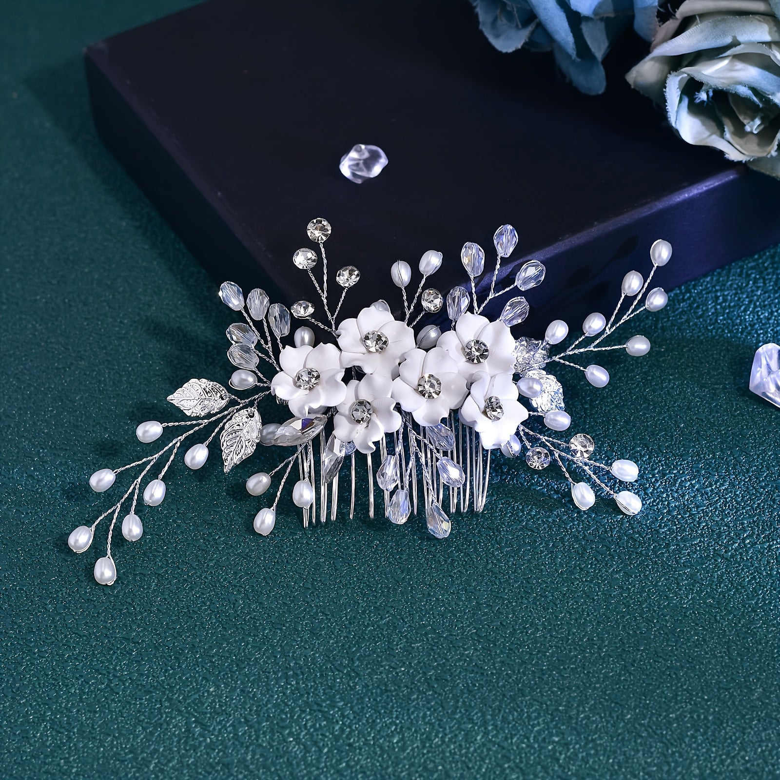 Pente de cabelo de noiva floral artesanal elegante com contas e pérolas brilhantes - Acessório de cabelo de noiva em resina de estilo doce para noivas e eventos formais, Acessórios de cabelo de noiva, Traje para noiva, Pente para cabelo de noiva/mulher, Tiara para noiva, Pente elegante para cabelo de noiva, Pente floral para cabelo de noiva, Acessório de cabelo de noiva, Coroa de noiva elegante, Coroa para mulheres, Acessórios de noiva, Acessório de casamento