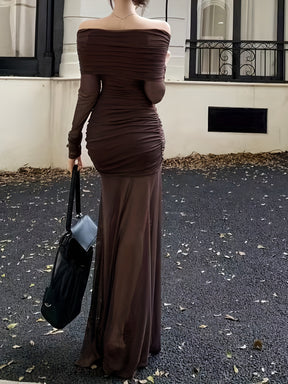 Vestido Feminino Elegante de Ombro a Descoberto/Ombro Único com Manga Longa e Cintura Marcada por Pregas - Decote Assimétrico & Costas em Tule Transparente, Comprimento no Chão para Eventos Formais Invernais na Cor Marrom-Café - Lavagem Manual Aconselhada & Modelo Estruturado Ideal Para Festas, Galões ou Looks Casuais