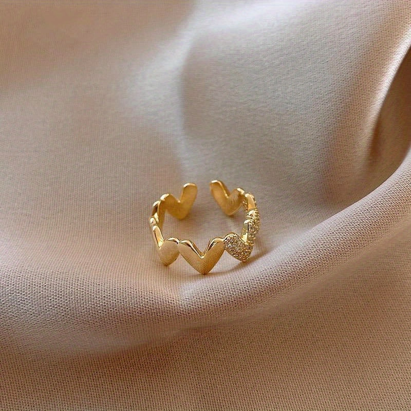 Anel Ajustável de Coração Aberto - Joalheria Minimalista em Tom Dourado com Detalhes Intrincados, Design Leve e Luxuoso para Trajes Casuais & Ocasiões Especiais, Joias de Coração, Acessório de Moda, Joia Única