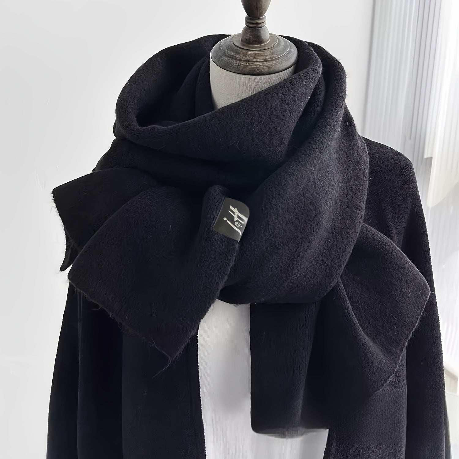 Lenço de lã de luxo para mulheres e homens - Elegante lenço de inverno preto, suave e quente, envoltório de pescoço formal e chic para o dia a dia - Essencial para o frio no escritório, festas, encontros - Elegância eterna, acessório para encontros, estilo sofisticado, textura de tecido jacquard