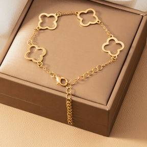 1pc Pulseira Feminina com Charme de Trevo da Sorte - Corrente Elegante Entrelaçada e Delicado, Com Medalhão em Forma Quadrifólio Dourando & Esmaltação Branca – Joia Sofisticata para Uso Diário no Aniversario do Namoro/Dias das Mães/Apreciao ao Professor ou Voltarem às Aulas. Confortável Duravel Estilosa Presente que Simboliza Boas Vibracoes Heranç Irlandesa Ideala Para Eventos Casuais Formalis