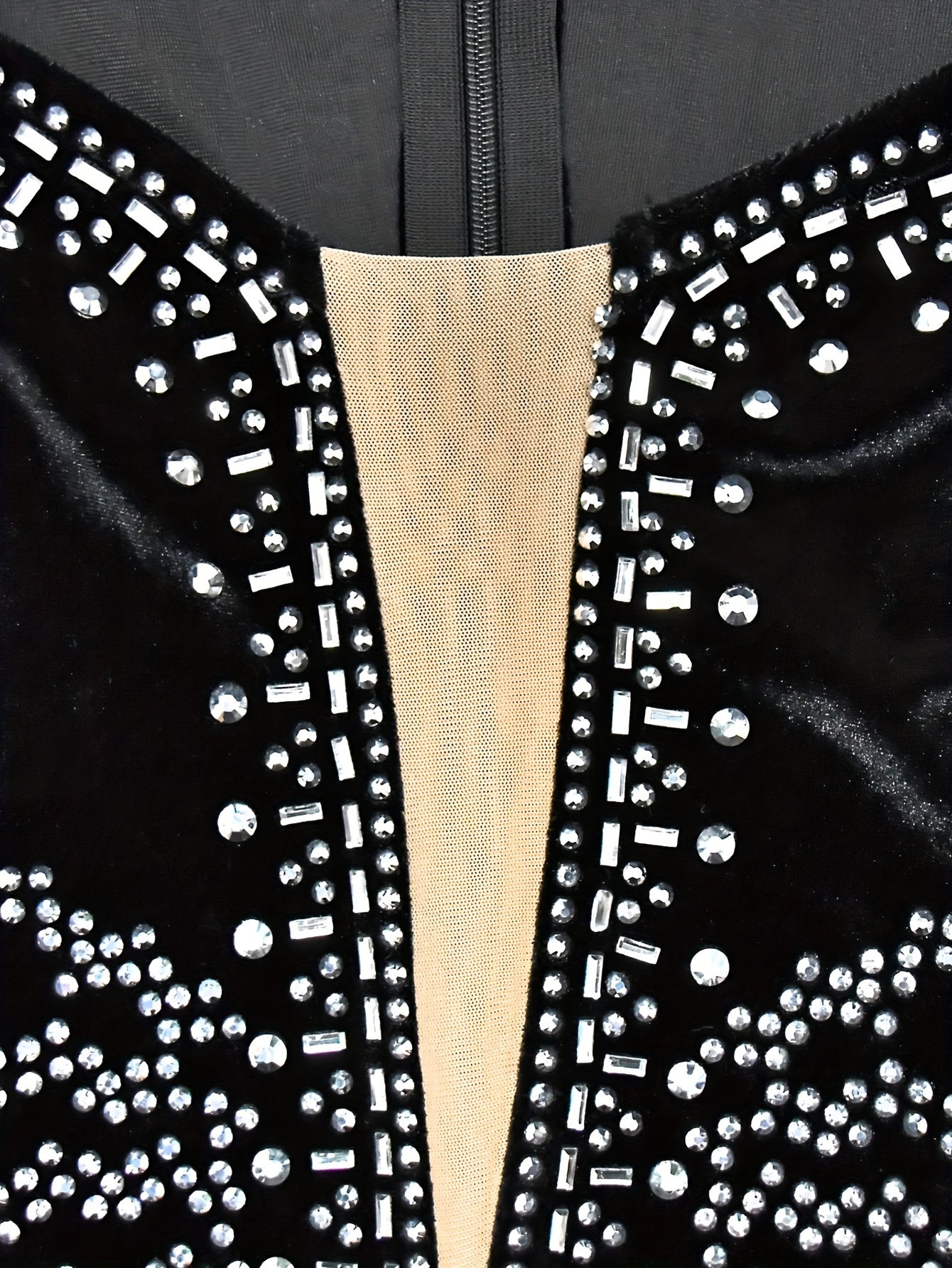 Vestido Sereia Elegante de Mangas Compridas com Detalhes em Cascata - Tamanho Adulto, Coleção Outono/Inverno