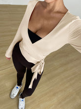 Elegant V-Neck Long Sleeve Crop Top - Soft & Stretchy, Minimalist Design, Perfect for & Fitness, Spring/Summer Fashion, Crop Top|Minimalist Fashion|Stretchy Fabric