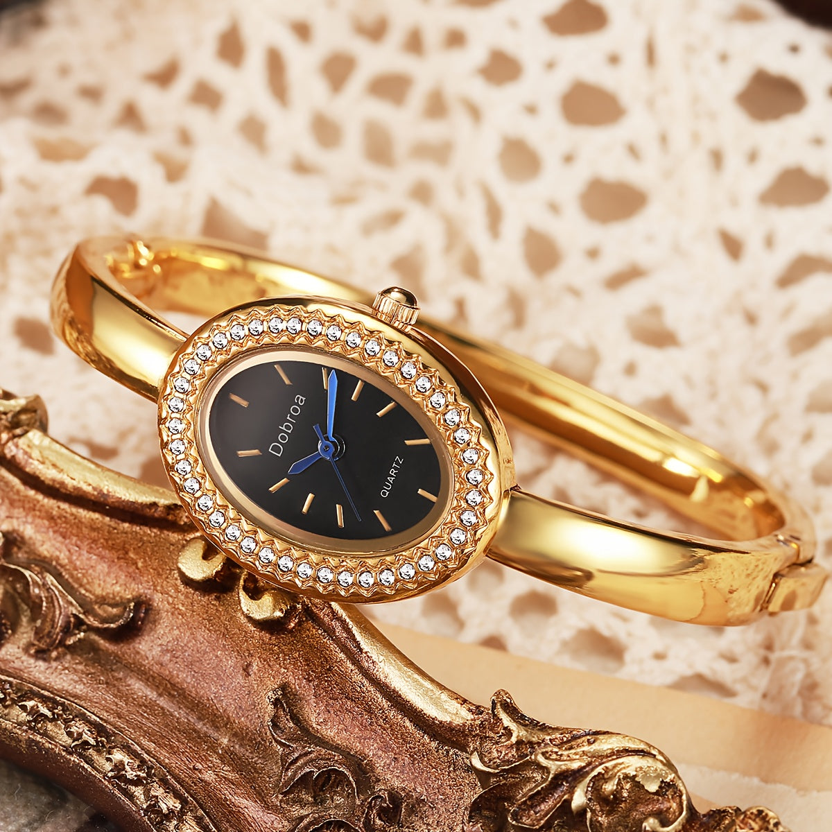 Novo Relógio Feminino, Dourado Rosé, Design de Luxo Leve e Exclusivo, Pulseira Oval com Numerais Romanos