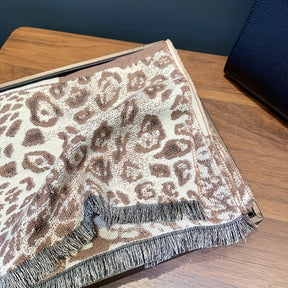 Lenço Elegante de Estampa Leopardo para Mulheres - Bege/Marrom/Preto, Tecido Macio Não Elástico, Longo e Aconchegante para Inverno, Escritório ou Festas - Acessório Chique para Clima Frio, Jacquard Premium, Estilo Moderno, Ideal para Eventos