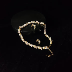 Conjunto de Colar e Brincos de Estilo Rosa Exclusivo: Inclui um Colar e Brincos de Tonalidade Dourada Inspirados na Rosa. Escolha Elegante para Mulheres, Perfeita para Uso Diário ou Ocasiões Festivas, Ideal Presente para Senhoras, Coleção de Jóias Bonitas, Conjunto de Colar e Brincos de Pérolas, Conjunto de Colar de Pérolas, Conjunto de Brincos de Pérolas, Colar para Mulheres, Brincos para Mulheres, Jóias Fina Elegante para Mulheres, Conjunto de Jóias para Mulheres, Acessórios para Mulheres