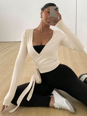 Elegant V-Neck Long Sleeve Crop Top - Soft & Stretchy, Minimalist Design, Perfect for & Fitness, Spring/Summer Fashion, Crop Top|Minimalist Fashion|Stretchy Fabric