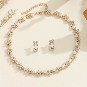 Conjunto de Colar e Brincos de Estilo Rosa Exclusivo: Inclui um Colar e Brincos de Tonalidade Dourada Inspirados na Rosa. Escolha Elegante para Mulheres, Perfeita para Uso Diário ou Ocasiões Festivas, Ideal Presente para Senhoras, Coleção de Jóias Bonitas, Conjunto de Colar e Brincos de Pérolas, Conjunto de Colar de Pérolas, Conjunto de Brincos de Pérolas, Colar para Mulheres, Brincos para Mulheres, Jóias Fina Elegante para Mulheres, Conjunto de Jóias para Mulheres, Acessórios para Mulheres