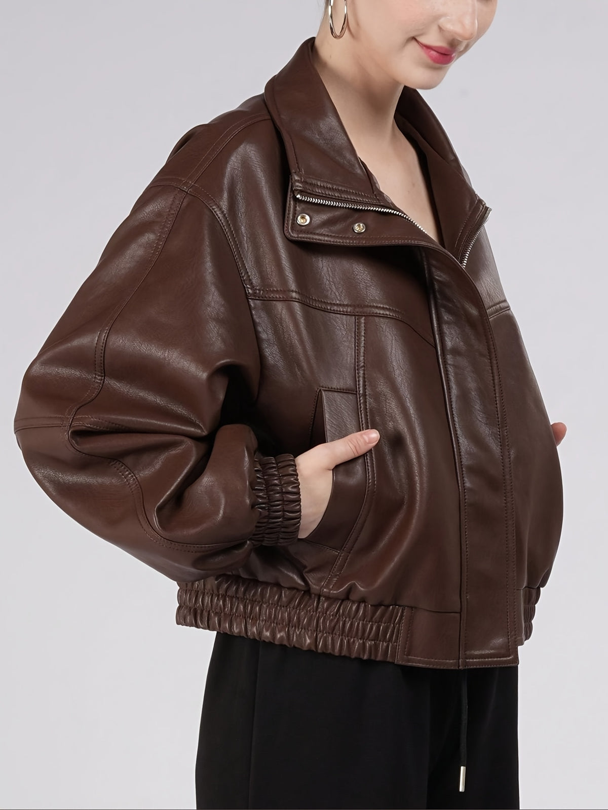 Casaco de Mulher em PU de Cor Sólida com Gola Alta e Bolso com Fecho, Estilo OUTTA BOX, Elegante e Casual, Doce e Cool, Adequado para Uso Diário, Festas, Outono e Inverno, Natal, Ano Novo.