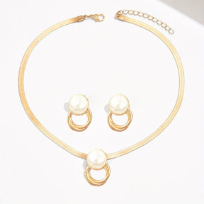LXALRY Conjunto de Joias Femininas com Pérolas Imitação 3 Peças - Colar de Corrente Cobra Dourada e Brincos Argola com Pérola Branca Falsa, Pulseira Elegante com Pingente Estilo Colar Choker, Presente Versátil para Casamentos, Festas e Dia a Dia