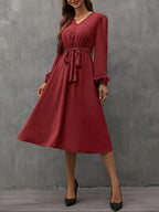 Vestido de Mulher Francês Vintage Borgonha com Decote em V, Mangas com Folhos e Laço na Cintura - Vestido Elegante de Festa, Casamento, A-Line, Corte Flattering para Gala de Natal