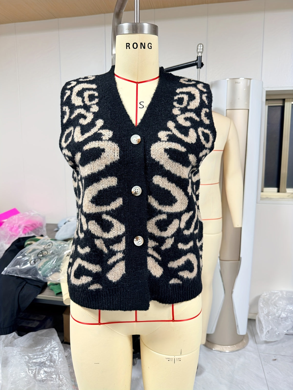 Novo Colete Feminino Elegante com Decote em V e Botões Abertos sem Mangas Estampa de Leopardo - Tamanho Único