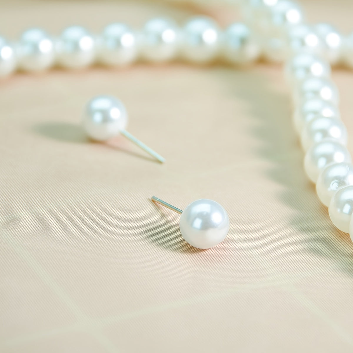 3 Peças Conjunto Elegante de Pérolas Imitação para Mulheres - Colar e Brincos Ajustáveis com Múltiplas Pérolas Imitação, Pérola Branca Falsa, Colar Minimalista para Casamento/Festa/Dia a Dia, Presente para Esposa, Namorada, Mãe (Luxo Acessível)