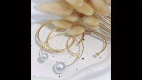 4 Peças Conjunto de Pulseira KC Banhada a Ouro com Pérola Imitação e Bracelete para Mulheres - Elegante Jogo Interligado em Argola Aberta, Joias Empilháveis Com Pérola Falsa, Contas Douradas, Casamento, Festas ou Looks Causais (Não Precisa Medir o Tamanho), Pulseiras para Mulheres, Pulseiras Para Mulheres, Pulseira Para Mulheres, Anéis Para Mulheres, Pulseiras de Bangles para Mulheres, Joias de Pérola para Mulheres, Pulseira de Mão para Mulheres,