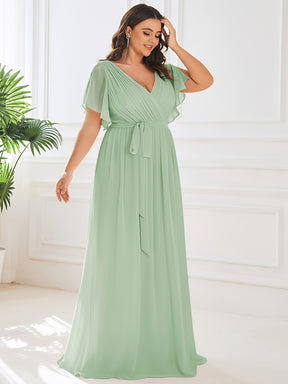 Vestido de casamento elegante em verde sálvia para mulheres - Vestido formal de dama de honra com decote em V, bainha arredondada, laço ajustável nas costas, silhueta em linha A para noivas, bailes, eventos especiais - Roupa formal leve para festas, vestido de baile, mangas borboleta, textura delicada, roupa de noite