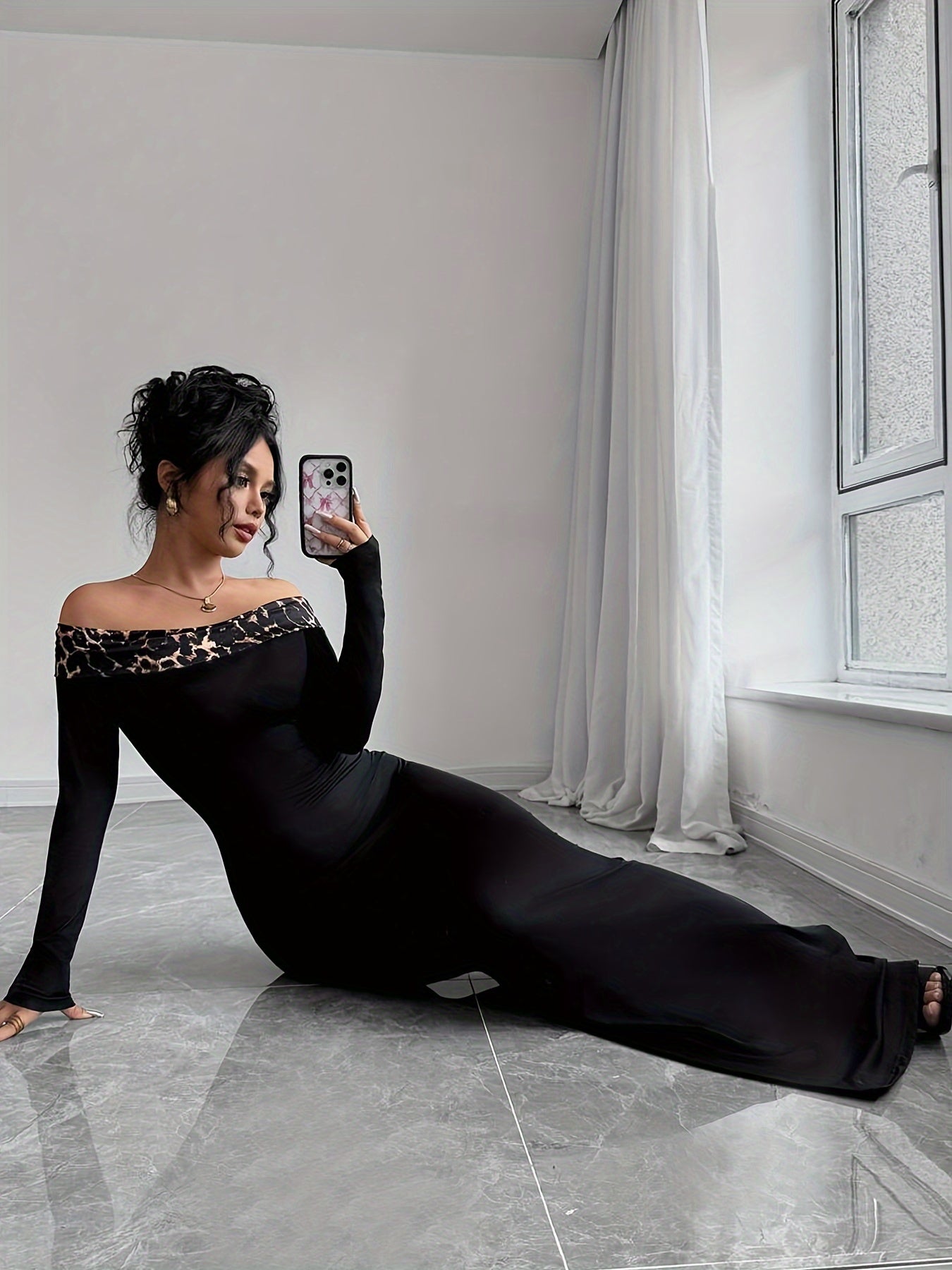 Vestido Elegante de Ombro a Descoberto com Estampa de Leopardo para Mulheres - Manga Longa, Preto Ajustado e Versátil para Todas as Estações, Lavável na Máquina, Ideal para Looks Formais ou Casuais, Confortável e Estiloso