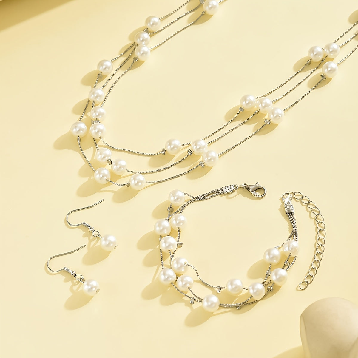 1 conjunto de trio de joias feminino: colar, brincos e pulseira imitação