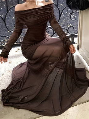 Vestido Feminino Elegante de Ombro a Descoberto/Ombro Único com Manga Longa e Cintura Marcada por Pregas - Decote Assimétrico & Costas em Tule Transparente, Comprimento no Chão para Eventos Formais Invernais na Cor Marrom-Café - Lavagem Manual Aconselhada & Modelo Estruturado Ideal Para Festas, Galões ou Looks Casuais