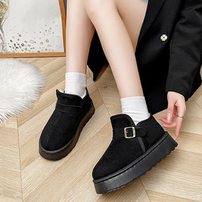 Botas de Tornozelo Termais para Mulheres com Sola Grossa - Marrom/Bege/Taupe Solido, Design Mocassim Estilo Plataforma, Sem Cadarço e Fechamento por Fivela, Bico Redondo & Arco Plantado - Botas Quentes Invernais Casual ou Social (Opções Multicoloridas) - Parte Superior em Tecido Uni e PU na Palmilha, Zíper Não Incluso, Base Robusta Em PU, Ótimas Para Clima Gelado E Camadas Minimalistas