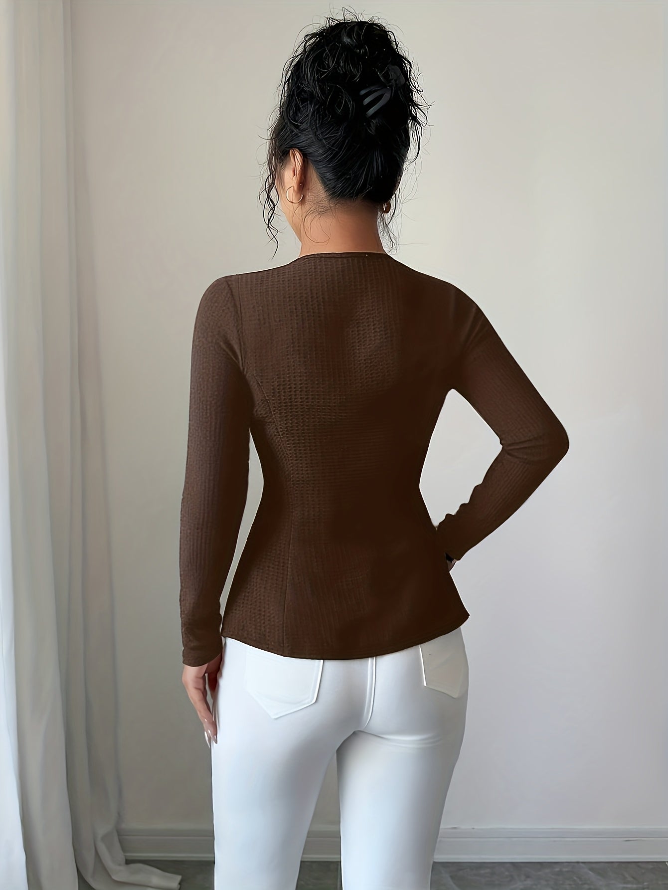 Fashion Long Sleeve Waist-Tightening Jacket with Golden Button Decoration, Versatile for Daily Wear, Spring and Summer