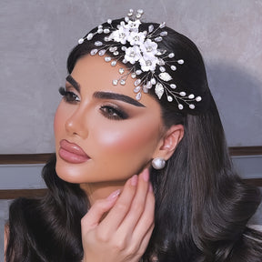 Pente de cabelo de noiva floral artesanal elegante com contas e pérolas brilhantes - Acessório de cabelo de noiva em resina de estilo doce para noivas e eventos formais, Acessórios de cabelo de noiva, Traje para noiva, Pente para cabelo de noiva/mulher, Tiara para noiva, Pente elegante para cabelo de noiva, Pente floral para cabelo de noiva, Acessório de cabelo de noiva, Coroa de noiva elegante, Coroa para mulheres, Acessórios de noiva, Acessório de casamento