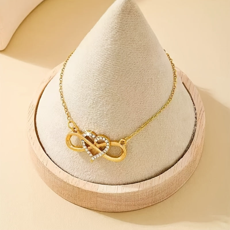 Bracelete Feminina Elegante com Pingente de Coração - Corrente Delicada com Detalhes em Strass, Presente para Dia dos Namorados, Aniversário ou Festa - Acessório Luxuoso e Charmoso para o Dia a Dia, Joia em Liga de Cobre