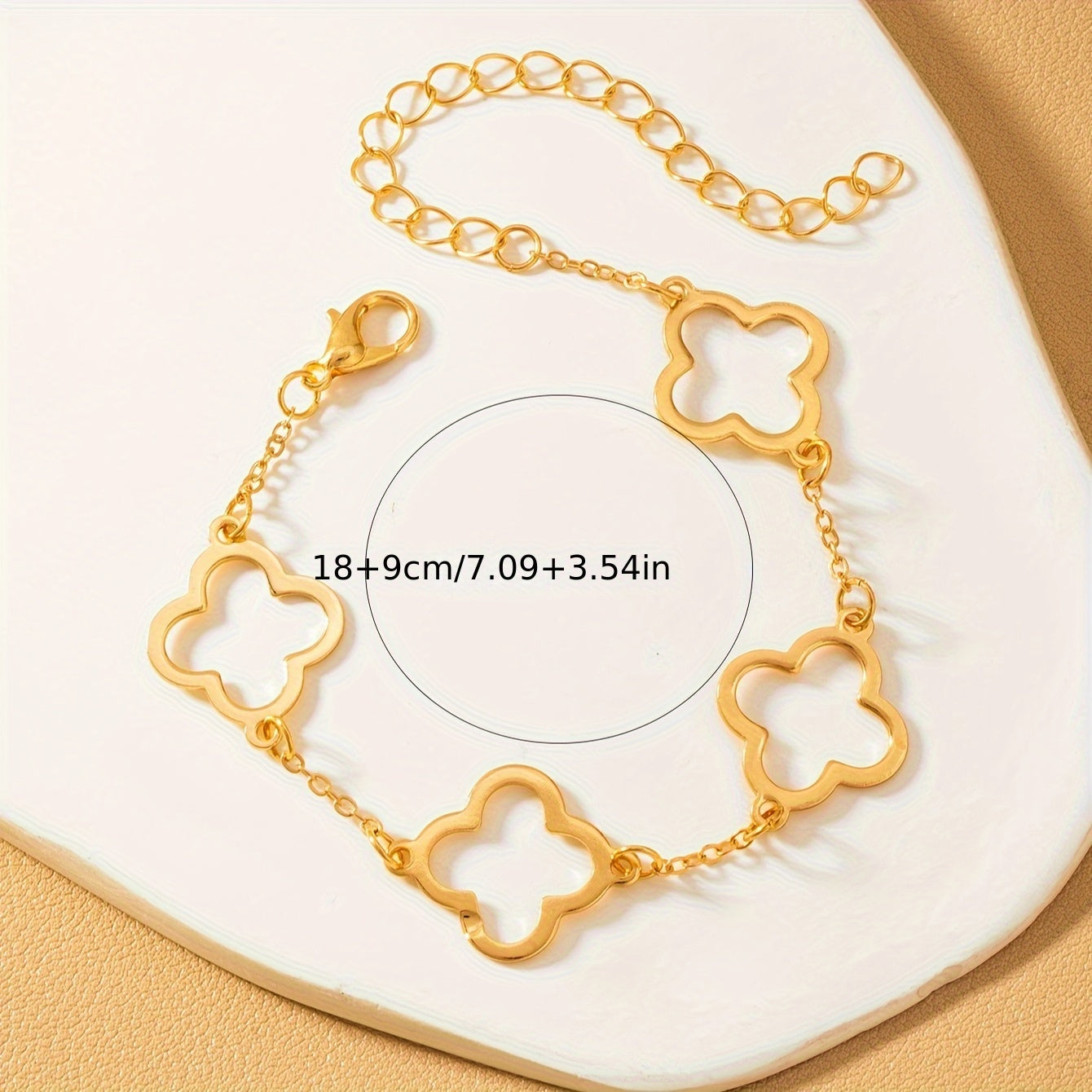 1pc Pulseira Feminina com Charme de Trevo da Sorte - Corrente Elegante Entrelaçada e Delicado, Com Medalhão em Forma Quadrifólio Dourando & Esmaltação Branca – Joia Sofisticata para Uso Diário no Aniversario do Namoro/Dias das Mães/Apreciao ao Professor ou Voltarem às Aulas. Confortável Duravel Estilosa Presente que Simboliza Boas Vibracoes Heranç Irlandesa Ideala Para Eventos Casuais Formalis