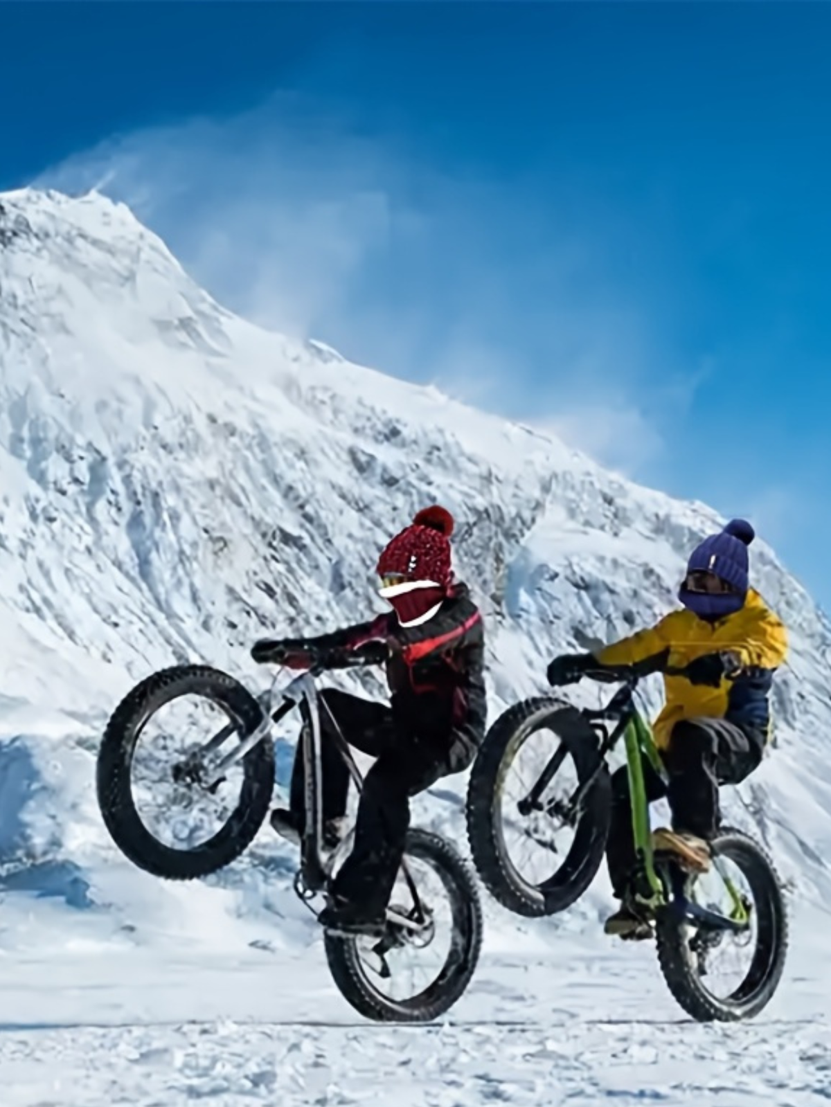 Elegant Winter Sportswear Set: 5-Piece Outdoor Essentials