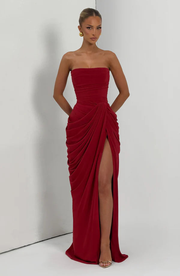 Cyra Maxi Dress – Fluid Elegance That Captivates