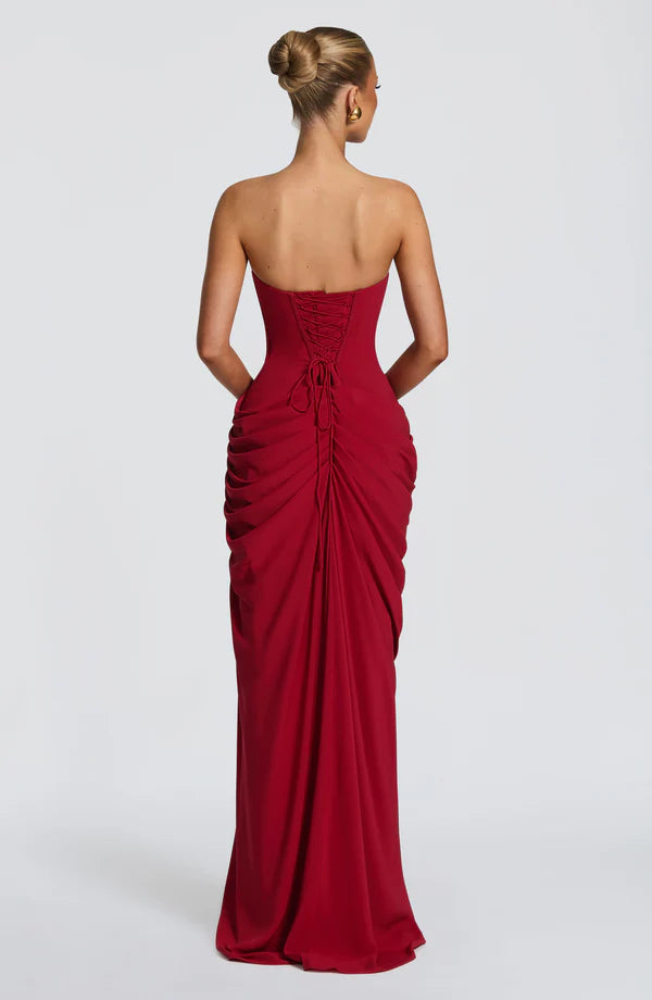 Cyra Maxi Dress – Fluid Elegance That Captivates
