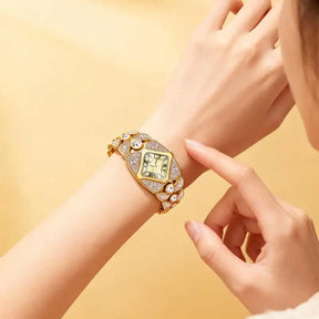 Fashionable Luxurious Full Diamond Ladies' Watch Luminous Diamond Studded Waterproof Bracelet Style Quartz Bangle Bracelet Watch