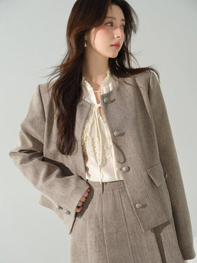 Chic Tweed Ensemble: Elevate Your Autumn Style