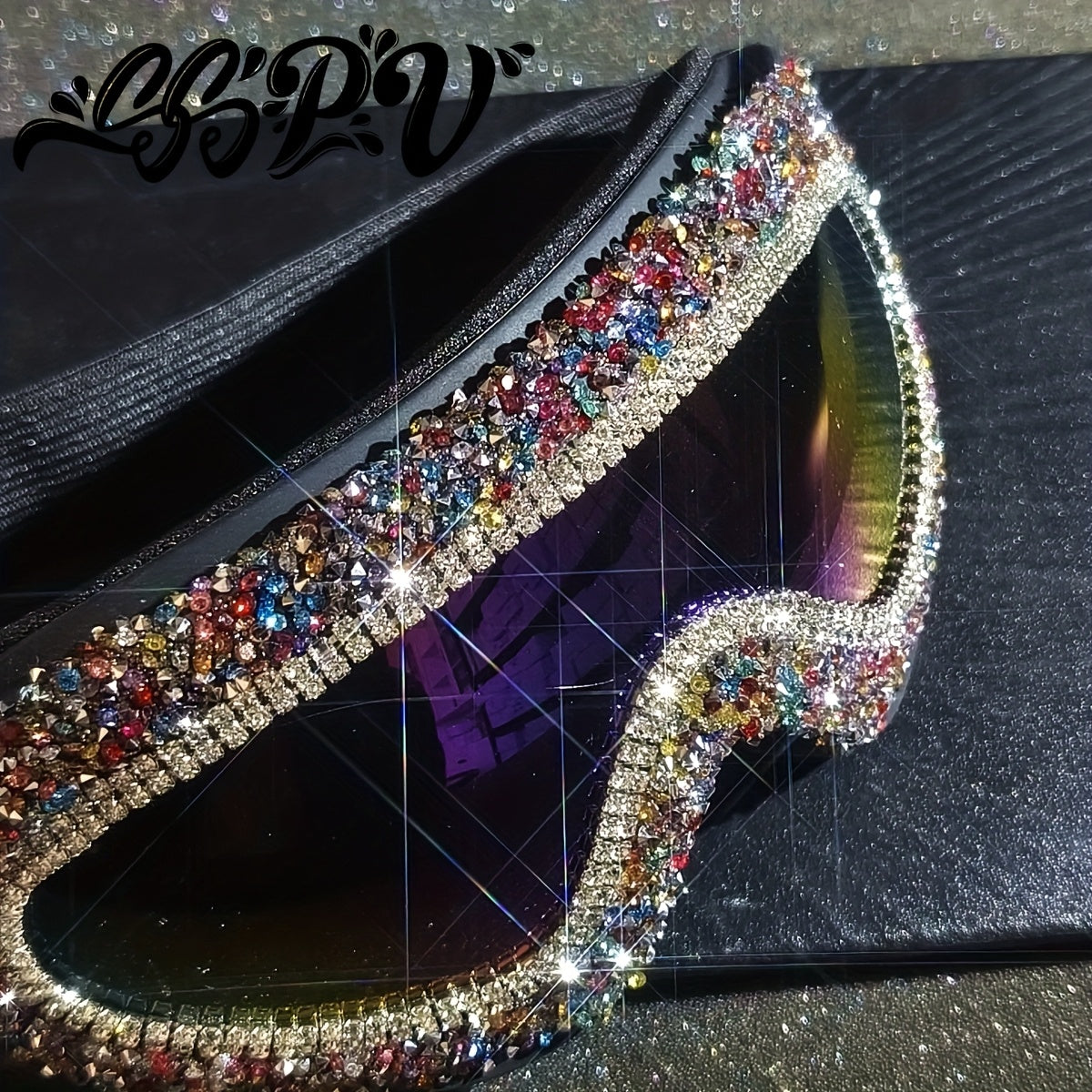 Óculos de esqui para mulheres com strass brilhantes, estrutura em PC com lente espelhada, respirável e suave, ideal para esqui alpino, snowboard, fora de pista e motas de neve - inclui pano anti-embaciamento.