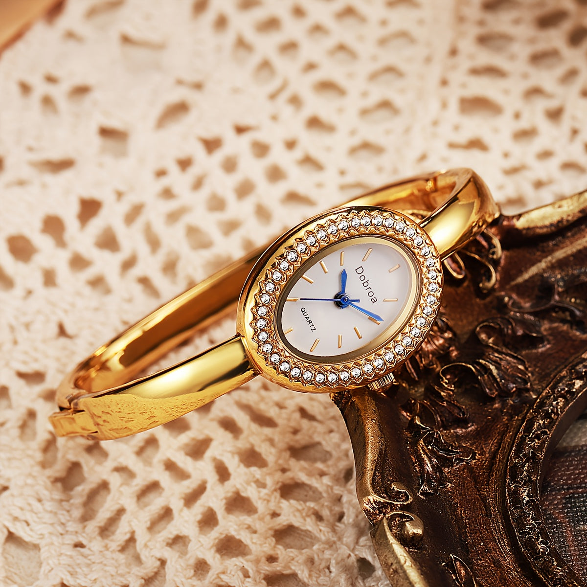 Novo Relógio Feminino, Dourado Rosé, Design de Luxo Leve e Exclusivo, Pulseira Oval com Numerais Romanos