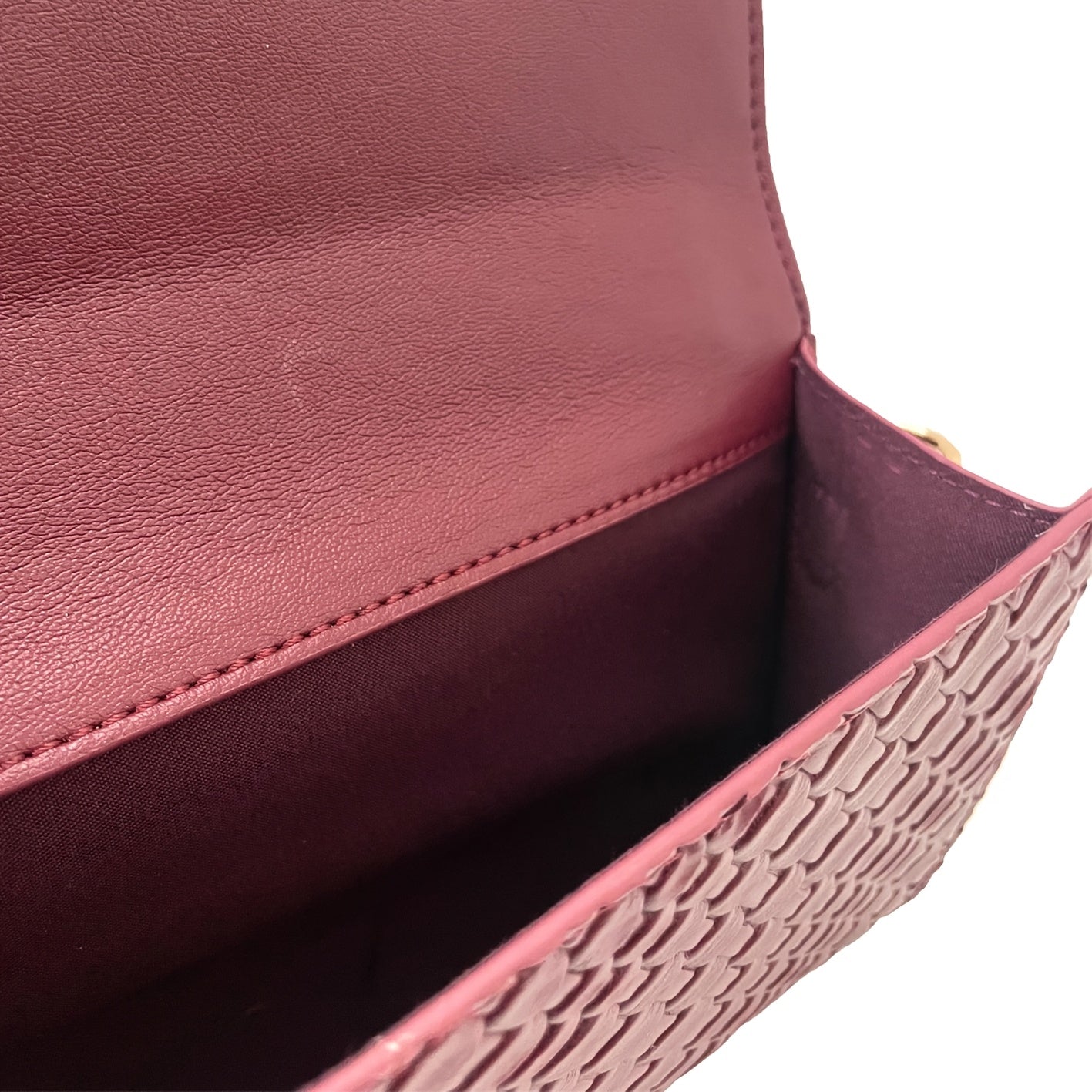 Elegante Bolsa Feminina em Bordô com Alça Destacável e Fecho Dourado - Clutch Versátil para Casamentos, Festas, Compras - Presente de Natal Durável para Ela