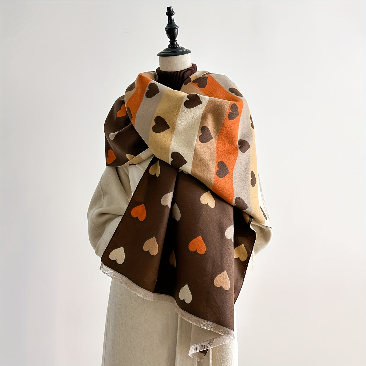 Elegante Cachecol Reversível Feminino com Estampa de Coração - Macio e Quente Bege/Marrom/Vermelho/Cinza/Branco com Padrão de Coração Preto, Perfeito para Festas, Encontros e Uso Casual - Acessório de Inverno Versátil, Lavável à Mão, Cachecol de Inverno Feminino, Cachecol Elegante Feminino, Xale de