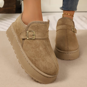 Botas de Tornozelo Termais para Mulheres com Sola Grossa - Marrom/Bege/Taupe Solido, Design Mocassim Estilo Plataforma, Sem Cadarço e Fechamento por Fivela, Bico Redondo & Arco Plantado - Botas Quentes Invernais Casual ou Social (Opções Multicoloridas) - Parte Superior em Tecido Uni e PU na Palmilha, Zíper Não Incluso, Base Robusta Em PU, Ótimas Para Clima Gelado E Camadas Minimalistas