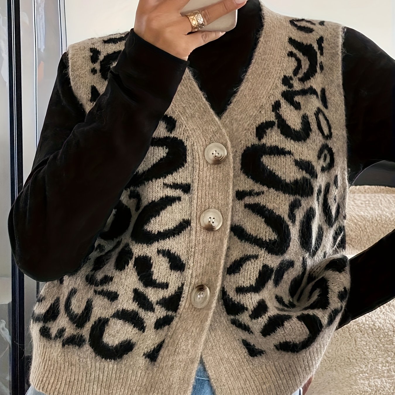 Chic Leopard Print V-Neck Sleeveless Vest