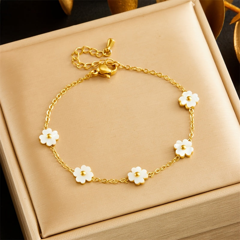 Pulseira elegante de aço inoxidável dourado com brincos de flores brancas - Design minimalista chique para mulheres, perfeito para uso diário ou presente, acessório para todas as estações, pulseira para
