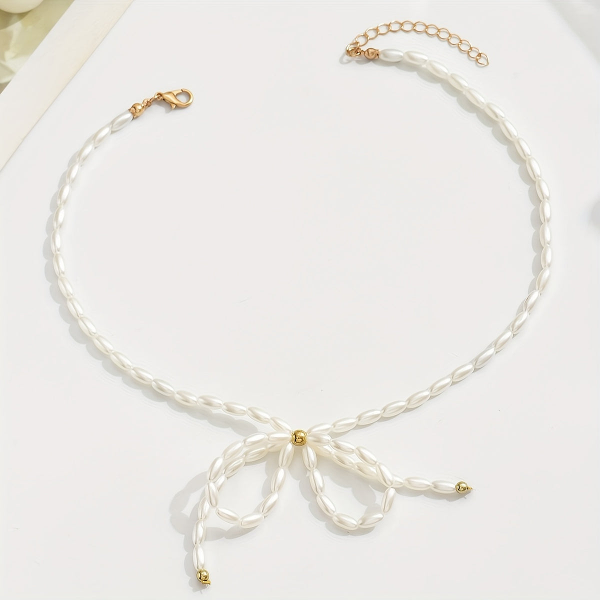 Colar Encantador com Laço de Design Único, Corrente Artesanal Cortada ao Tamanho com Número Ajustável de Contas