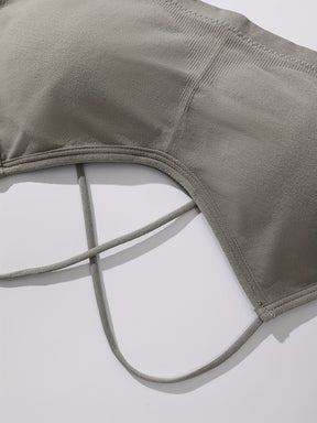 Conjunto de 3 sutiãs sem fio para mulher com um lindo encosto e alças finas.