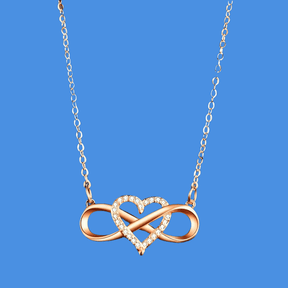 Bracelete Feminina Elegante com Pingente de Coração - Corrente Delicada com Detalhes em Strass, Presente para Dia dos Namorados, Aniversário ou Festa - Acessório Luxuoso e Charmoso para o Dia a Dia, Joia em Liga de Cobre