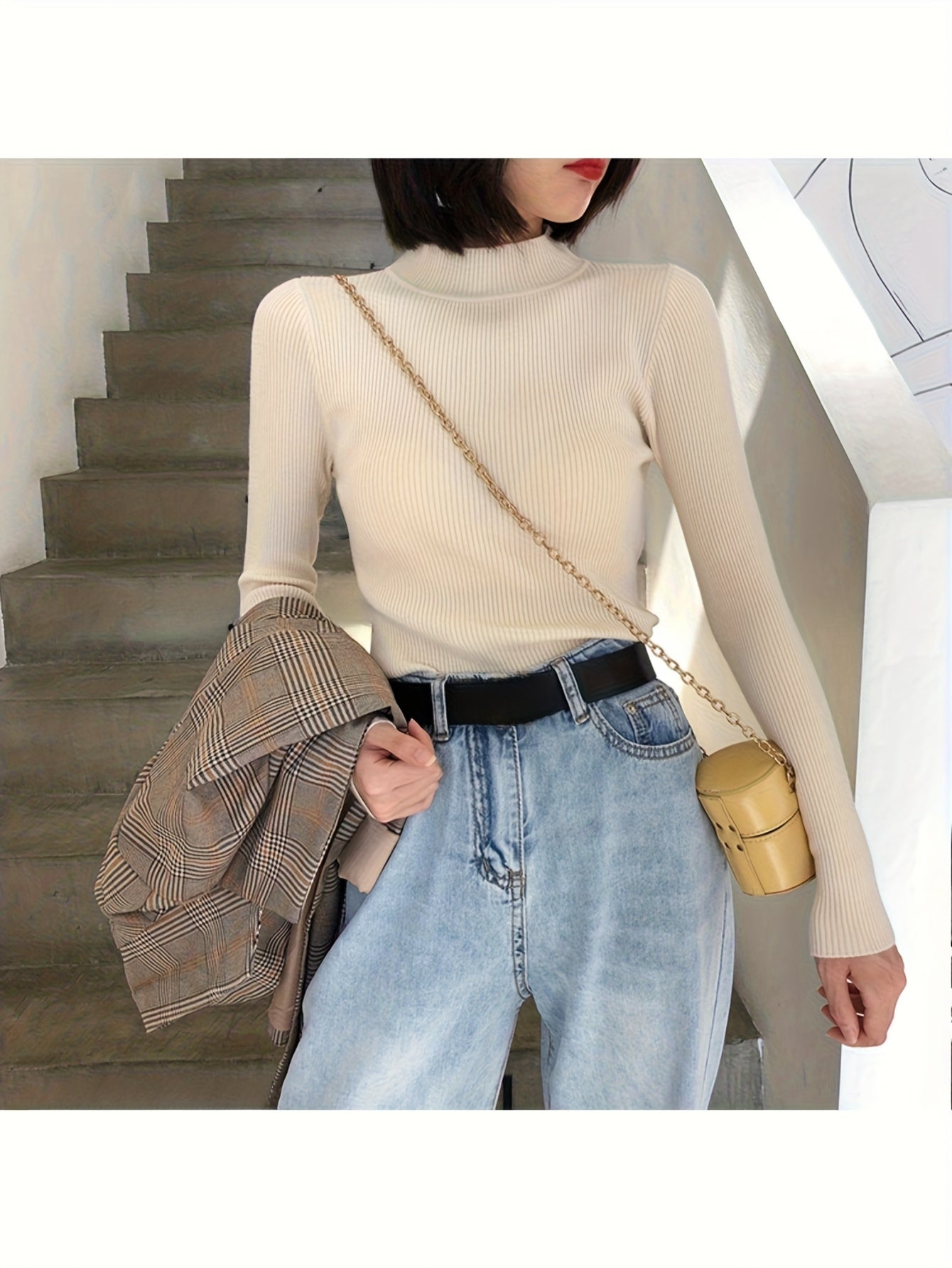 Blusa Feminina Preta Elegante - Gola Alta de Manga Longa, Modelo Slim Fit para Outono/Inverno, Ideal para Looks Casuais e Formais, Tecido Macio e Sofreto