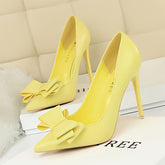 Sapatos de Salto Alto Stiletto Elegantes para Mulheres com Laço - Sapatilhas Mary Jane Pontiagudas Ultra-Altos em Preto Brilante Faux Cover, Fechamento Com Buckle Dourado, Calçados Formais e Diários Para Toda Estação: Festas, Trabalho, Eventos. Solada Confortável & Durabilidade Em Borracha, Design Chic Sofisticado no Touro Coreano Moderno, Blusa, Conjuntos Elegantes de Duas Peças para Mulheres, Saltos, Conjuntos Elegantes para Mulheres, Saltos para Mulheres,