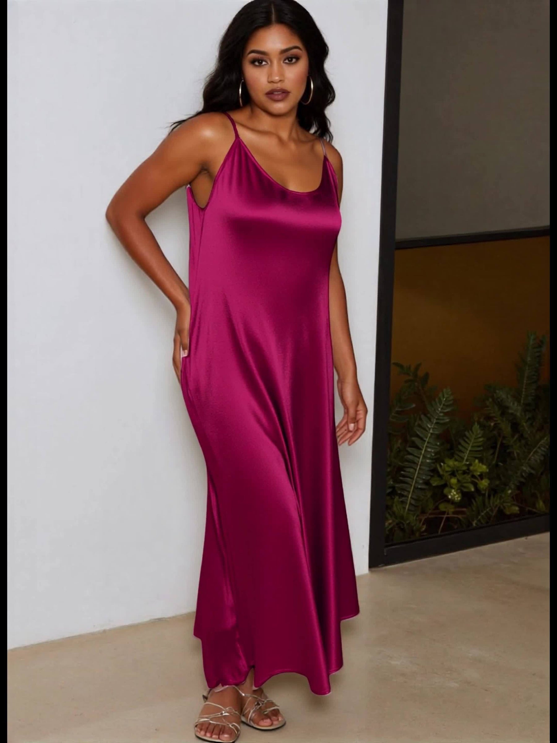 Tamanho Grande - Tamanho Grande - Vestido Elegante de Tamanho Grande com Decote em V, Cintura Alta, Design Sem Costas e Fenda - Vestido Maxi Bodycon Sem Mangas para Mulheres, Perfeito para Festas e Eventos Formais, Roupa de Noite Formal | Elegância Sem Costas | Tecido de Poliéster