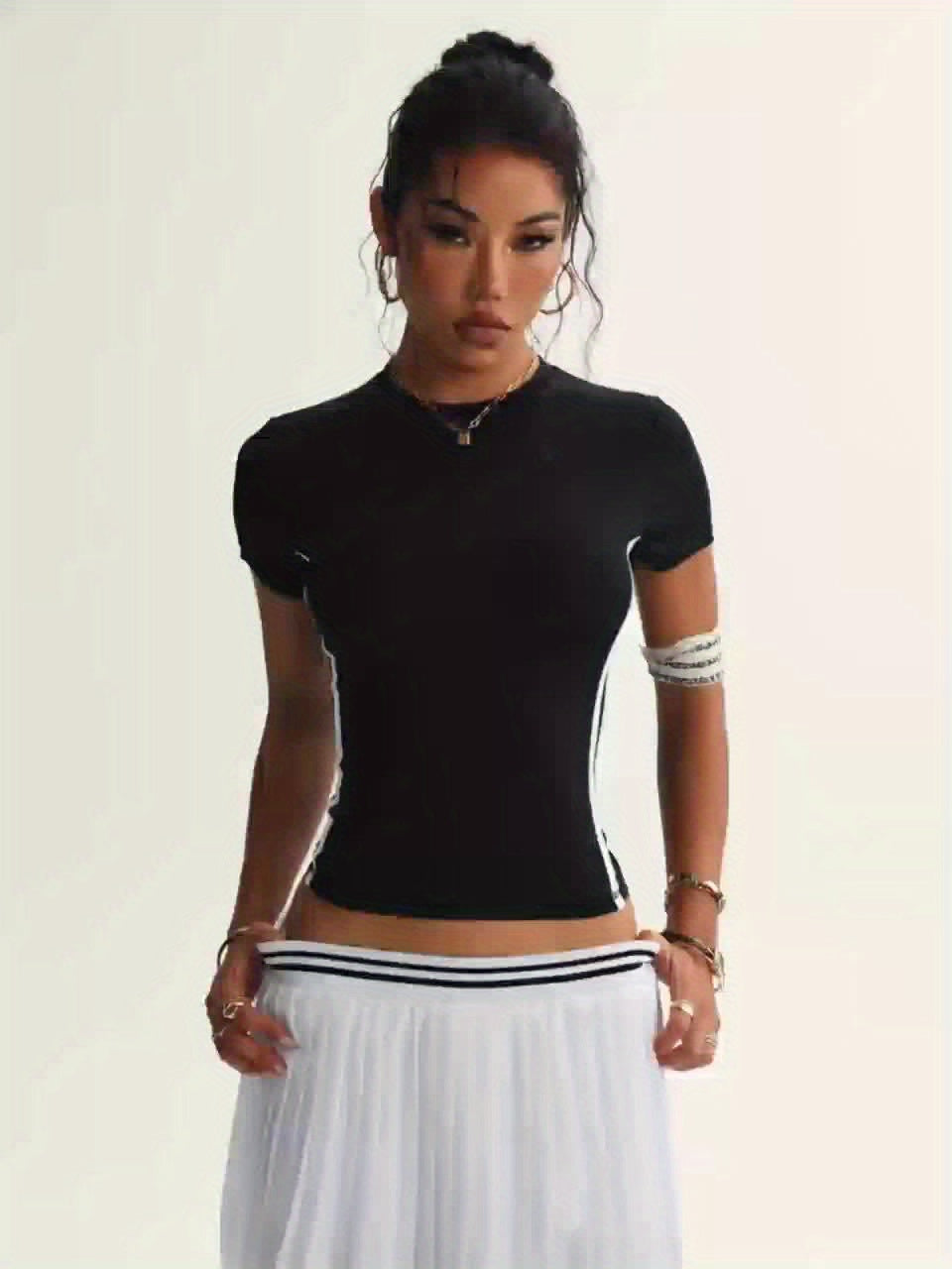 T-shirt de Yoga Feminino - Top de Treino Slim Fit com Painéis Laterais em Malha, Tecido Elástico e Respirável para Ginásio, Corrida, Caminhada - Camisola Desportiva de Primavera/Outono em Rosa/Branco/Preto/Cinzento/