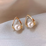 Elegant Retro French Pearl Earrings - Timeless Sophistication