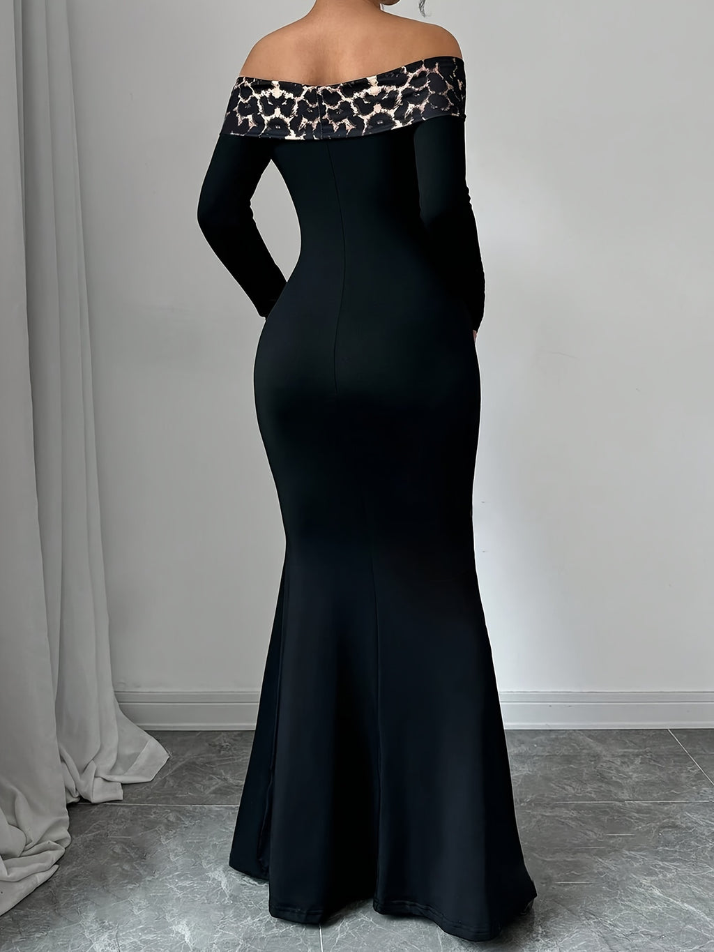 Vestido Elegante de Ombro a Descoberto com Estampa de Leopardo para Mulheres - Manga Longa, Preto Ajustado e Versátil para Todas as Estações, Lavável na Máquina, Ideal para Looks Formais ou Casuais, Confortável e Estiloso
